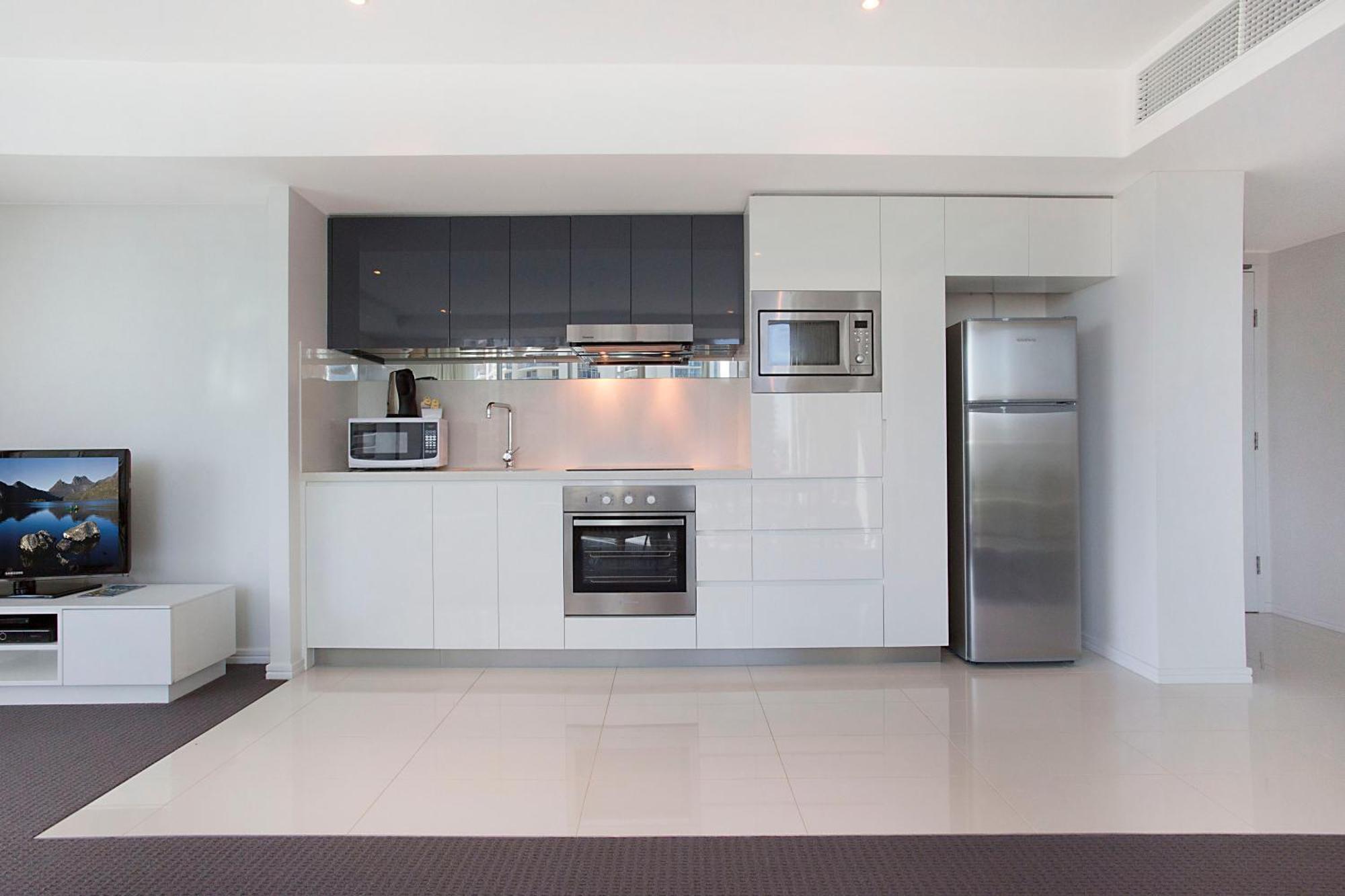 Apartment Number 1 H Residences - Wifi, Parking & By Holidays