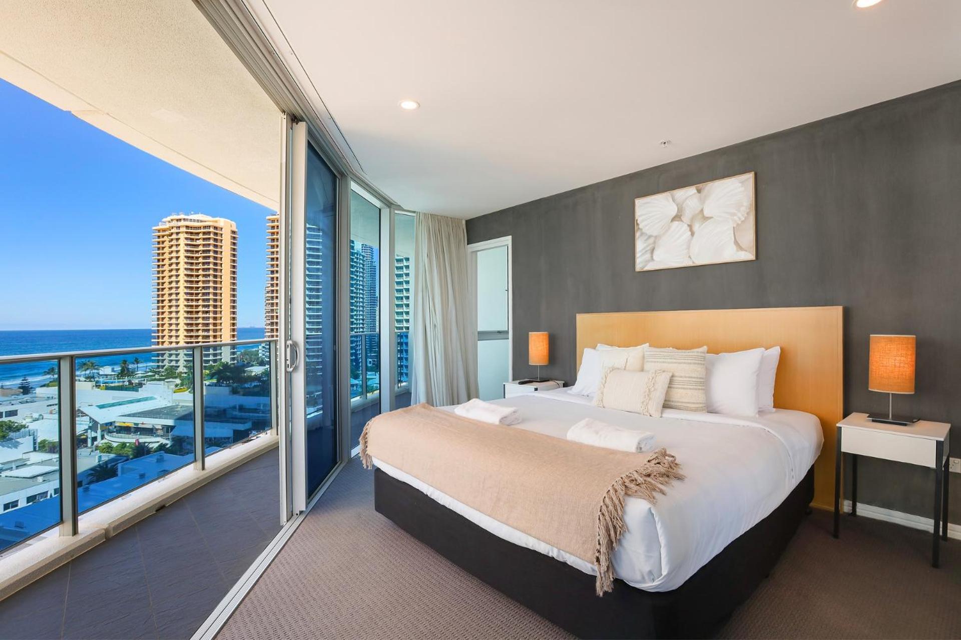 Number 1 H Residences - Wifi, Parking & By Holidays Gold Coast