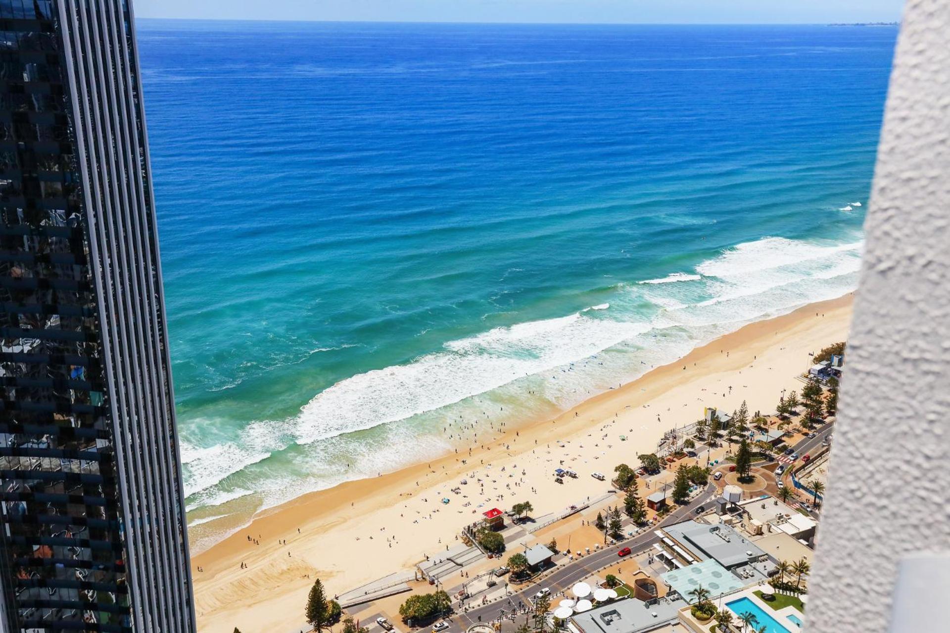 Number 1 H Residences - Wifi, Parking & By Holidays Gold Coast