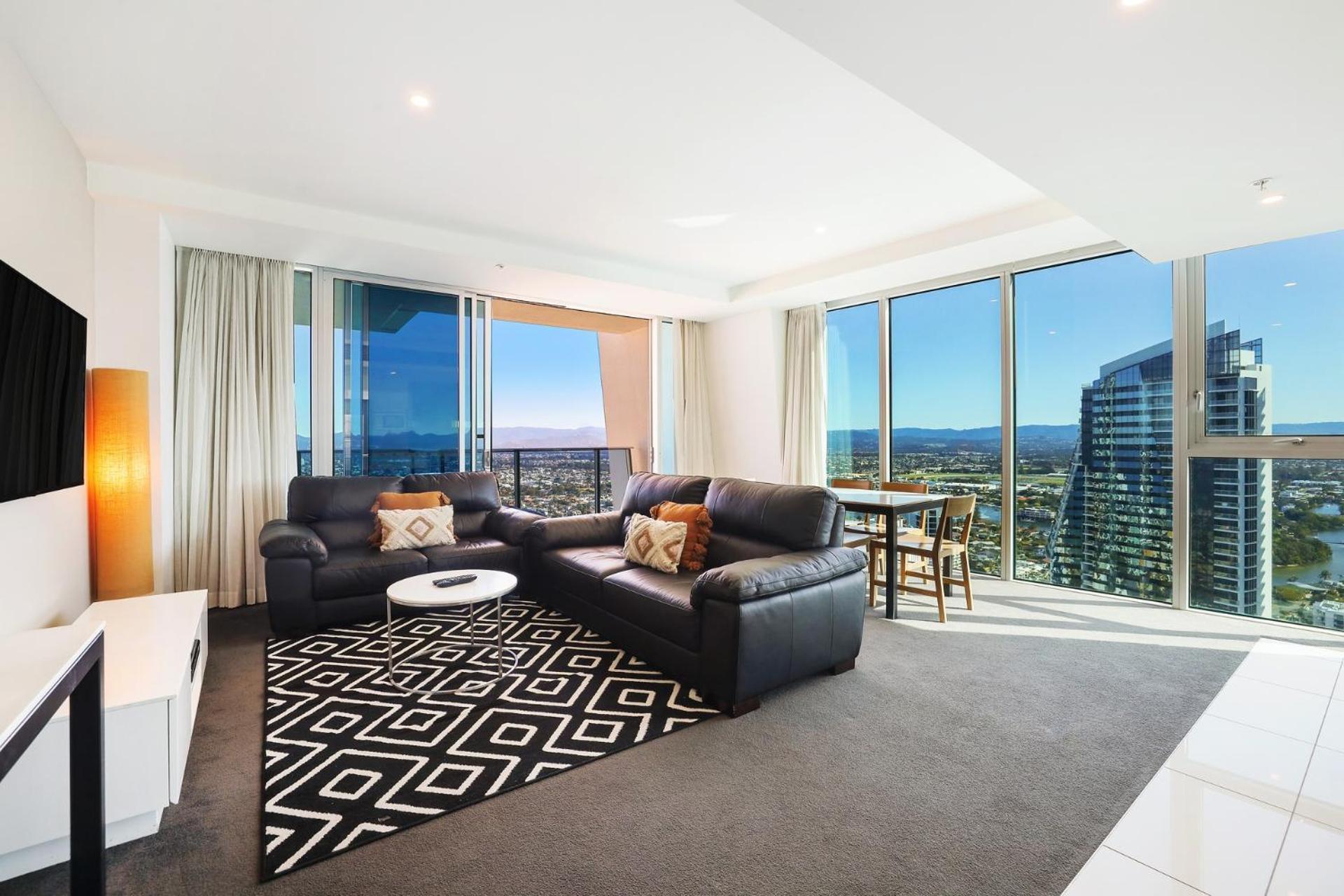 Number 1 H Residences - Wifi, Parking & By Holidays Apartment
