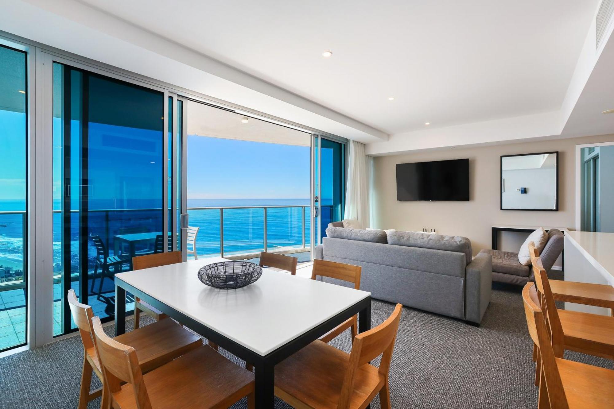 Number 1 H Residences - Wifi, Parking & By Holidays * Gold Coast